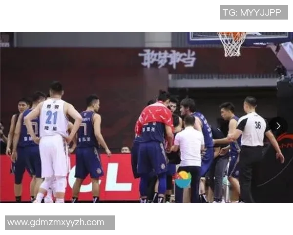 武汉乒乓球队在冠军赛中的团队协作展现出卓越的默契与拼搏精神 武汉乒乓球队在冠军赛中的团队协作展现出卓越的默契与拼搏精神